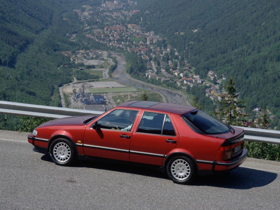  Saab 9000 CS 1996 года  (фото 7 из 16)